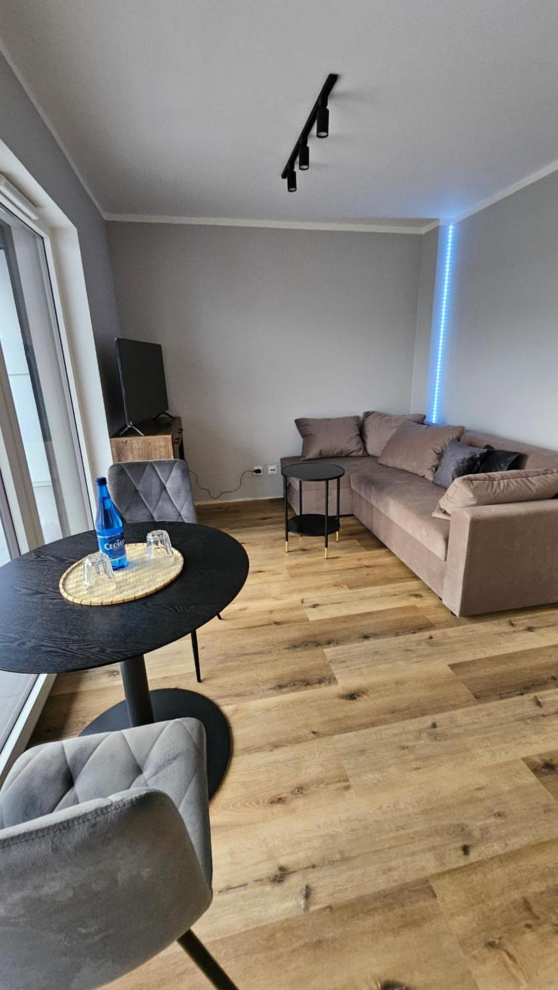 Apartament Bulgarska 59 - Sypialnia I Salon - 40M2 - Self Check In 24H Poznan Bagian luar foto