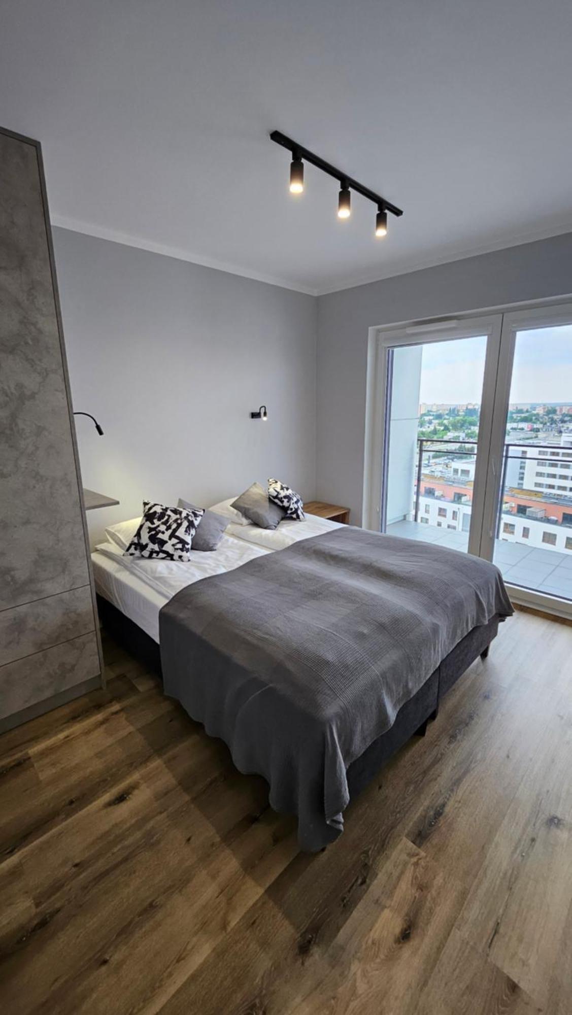 Apartament Bulgarska 59 - Sypialnia I Salon - 40M2 - Self Check In 24H Poznan Bagian luar foto